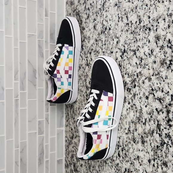 Black & Rainbow Checkerboard Vans Skateboard Shoes sz 8.5 low canvas sneakers - Picture 3 of 6
